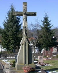 alter friedhof kreuz 250